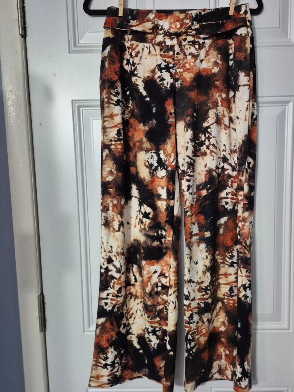 Wide Leg Pants. Robert Louis. Size Medium. Patterned, like new.